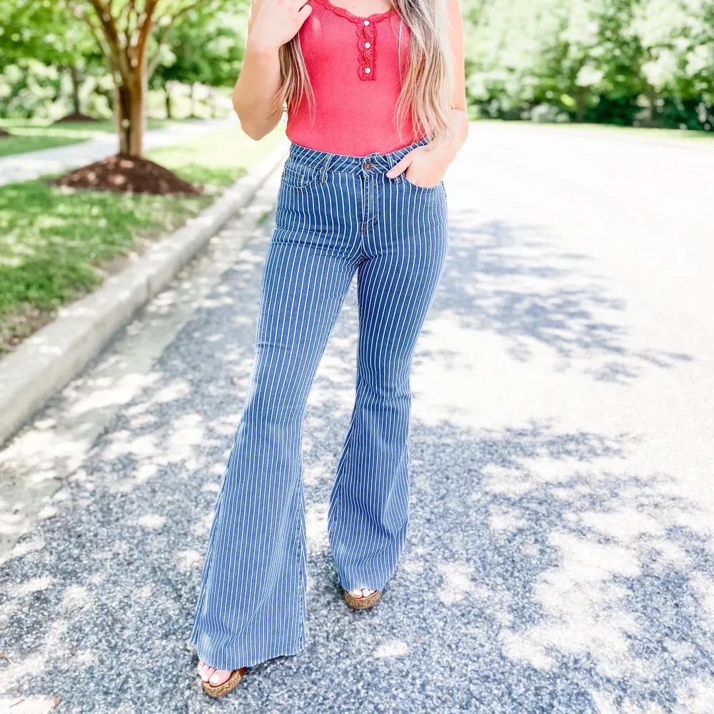 Judy Blue Studio 54 Chambray Pinstripe Super Flare Jeans size 5/27